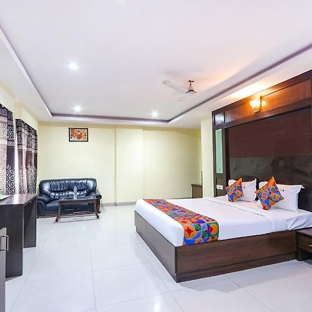 FabHotel Royal Residency Lakdikapul Hyderabad Bagian luar foto