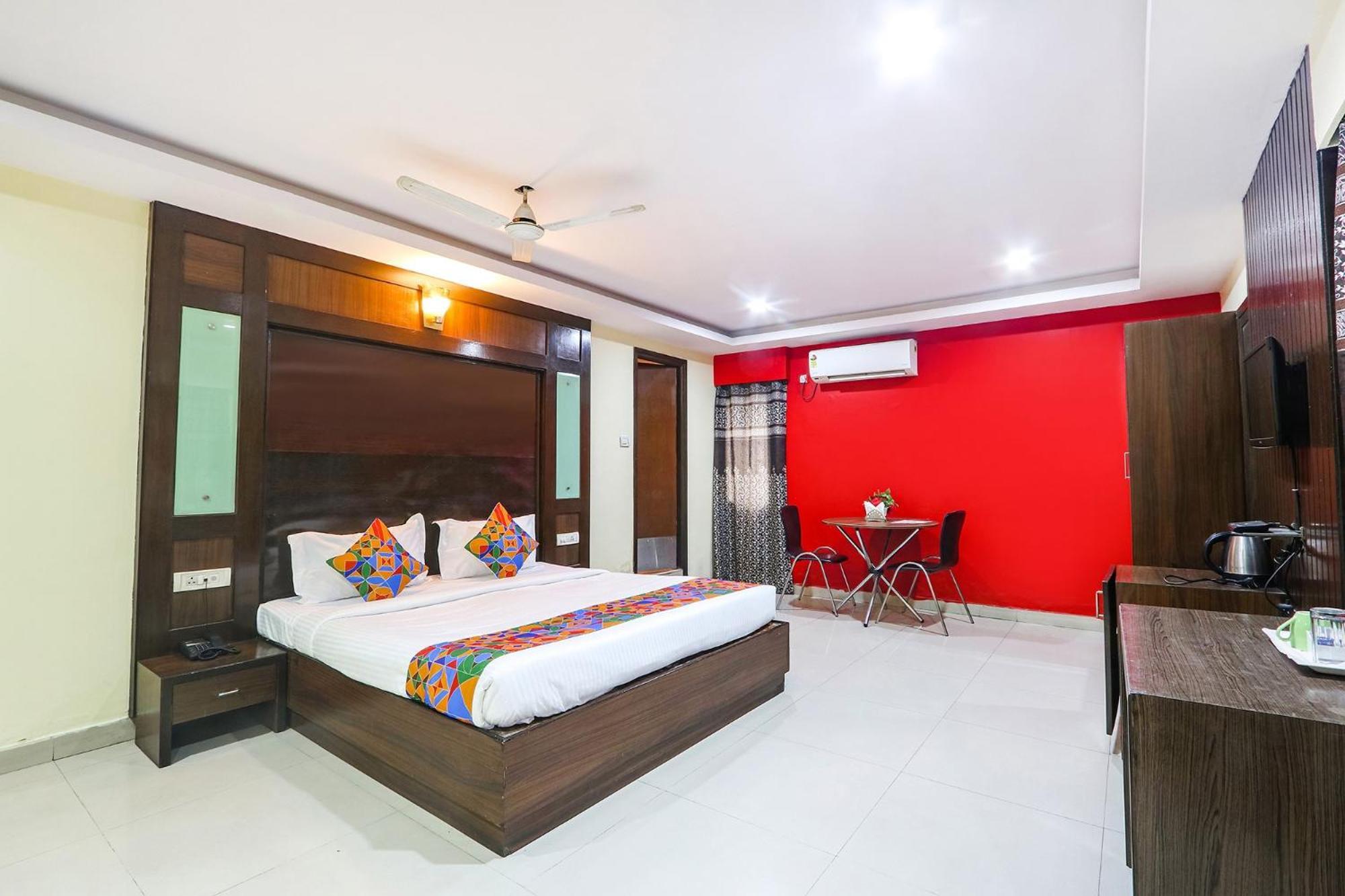 FabHotel Royal Residency Lakdikapul Hyderabad Bagian luar foto