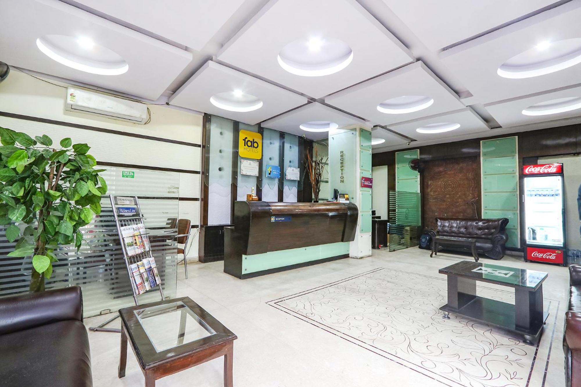 FabHotel Royal Residency Lakdikapul Hyderabad Bagian luar foto