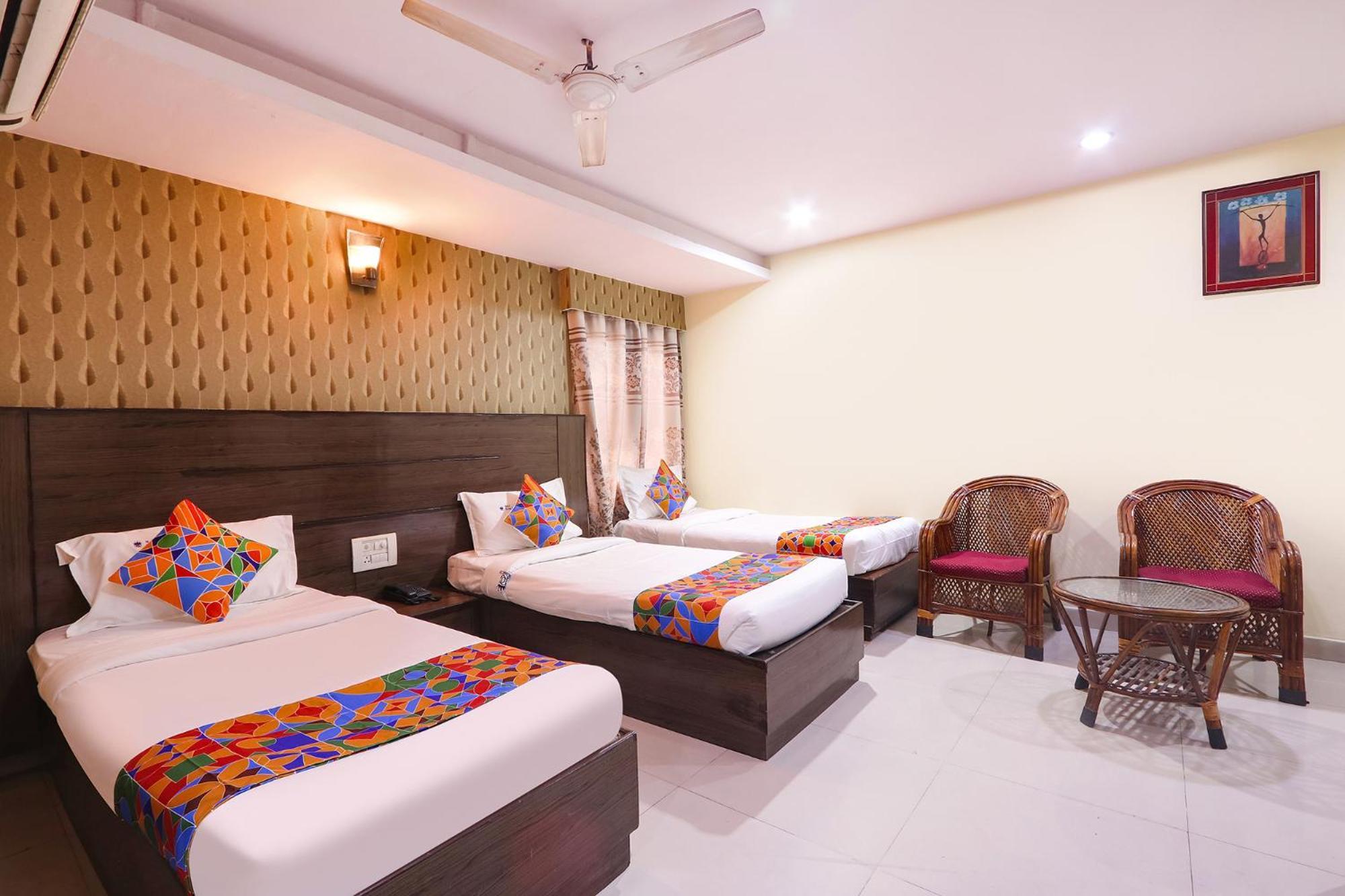 FabHotel Royal Residency Lakdikapul Hyderabad Bagian luar foto