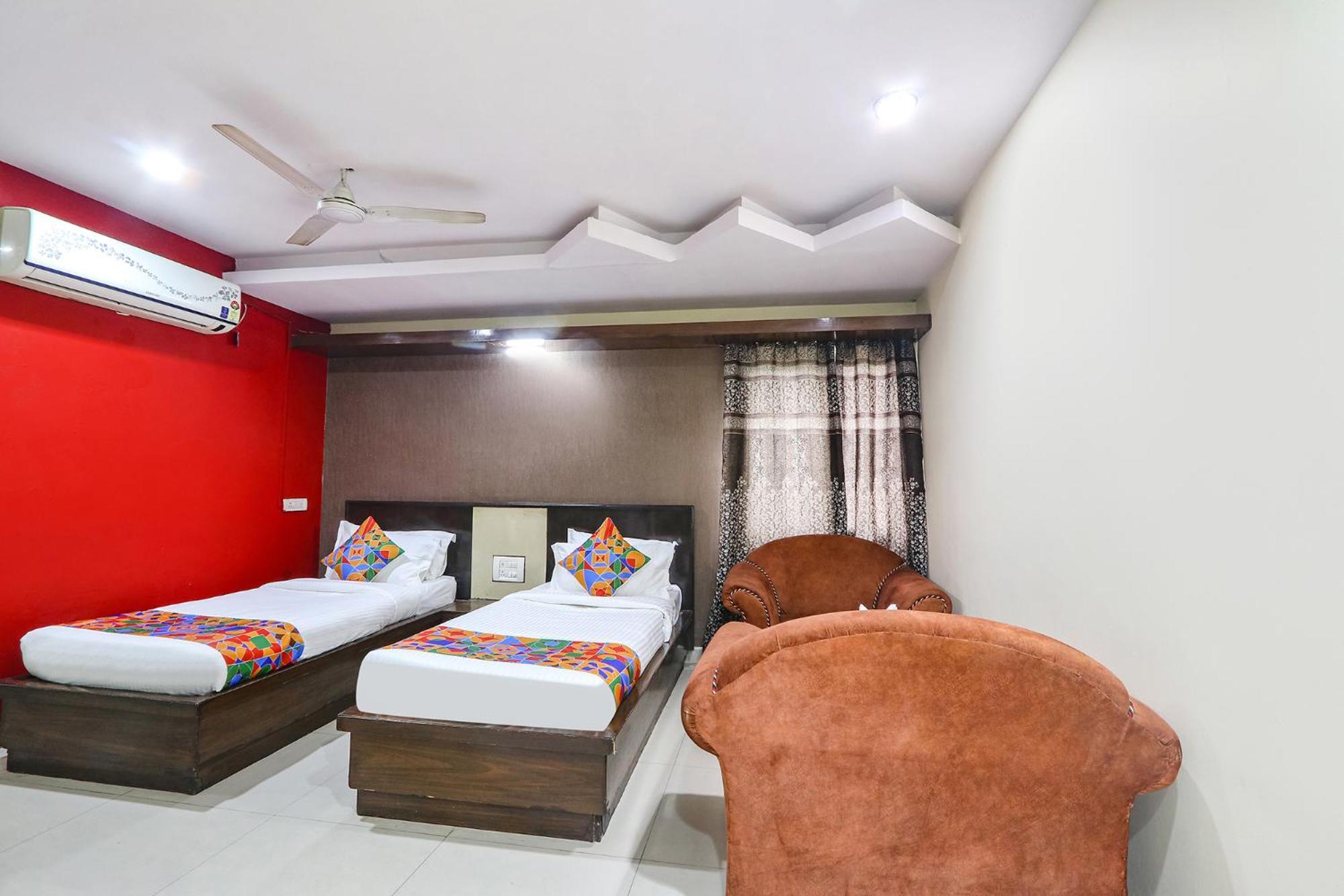 FabHotel Royal Residency Lakdikapul Hyderabad Bagian luar foto