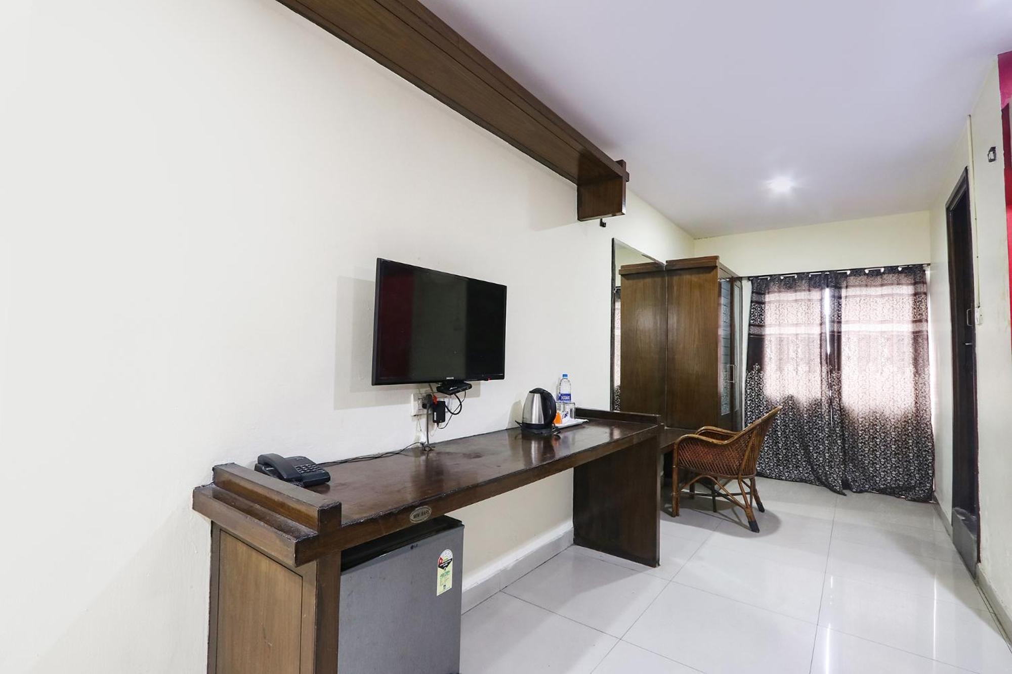 FabHotel Royal Residency Lakdikapul Hyderabad Bagian luar foto