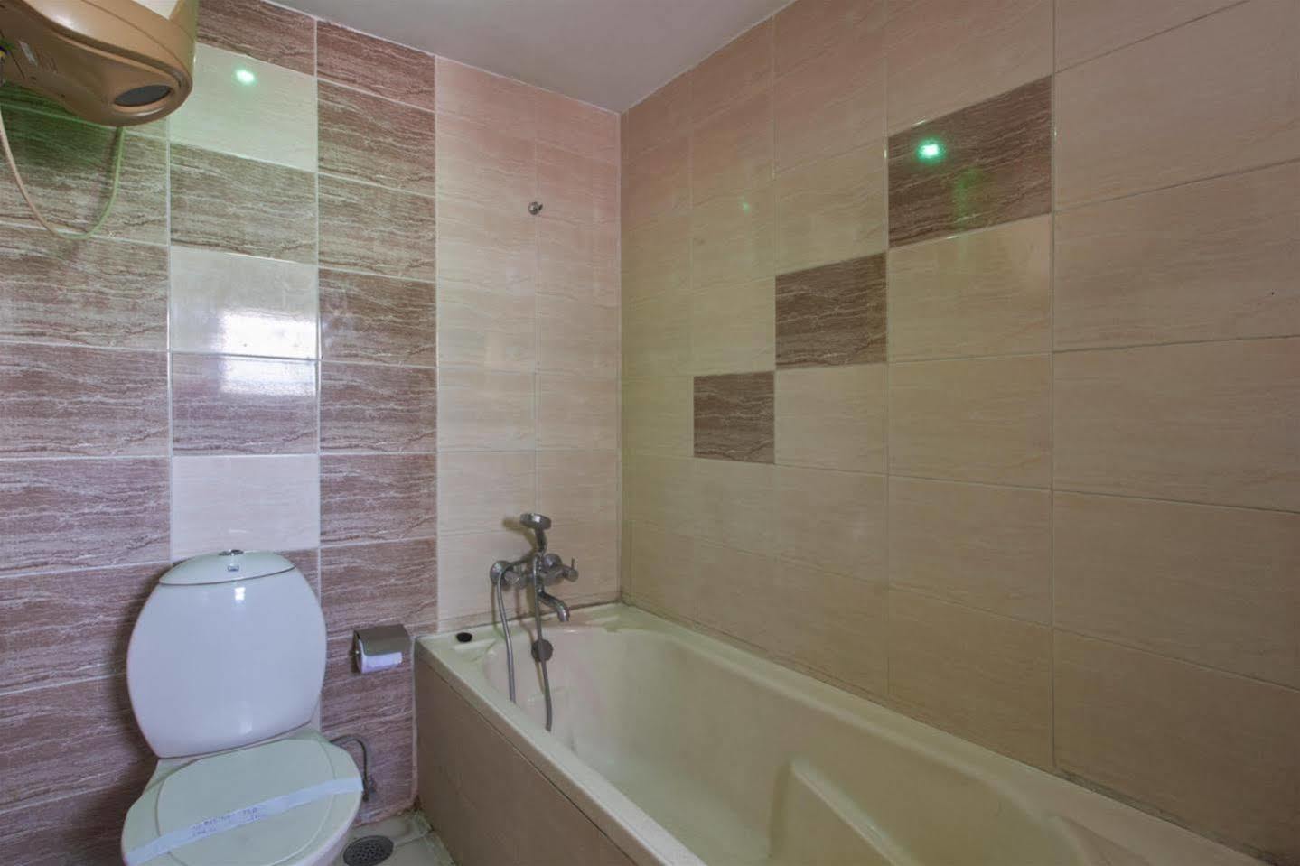 FabHotel Royal Residency Lakdikapul Hyderabad Bagian luar foto